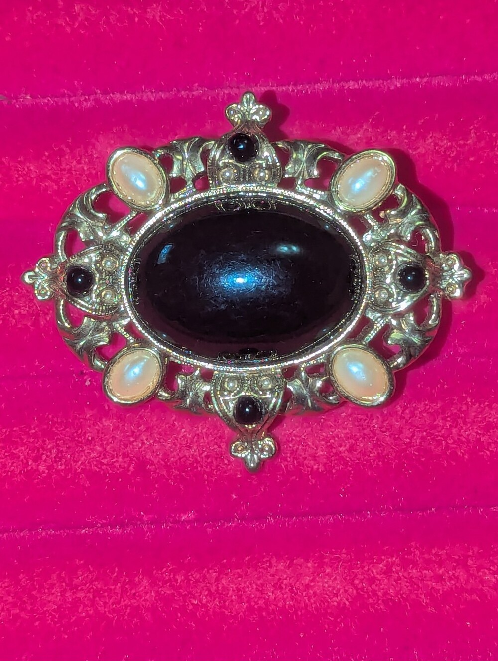 Vintage XL Gold Tone Black Stone Brooch with Pearl Accents